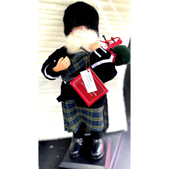 St.Nicholas Square Santa Figurine Scottish Kilt Christmas Decor - Picture 3 of 6